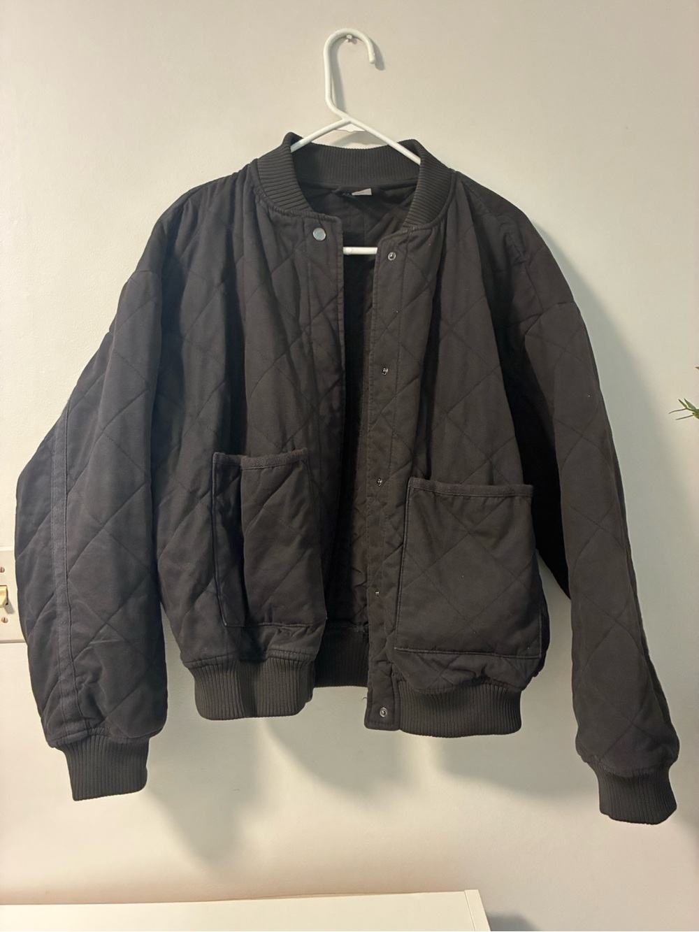 Women’s Quilted Bomber Jacket - Black